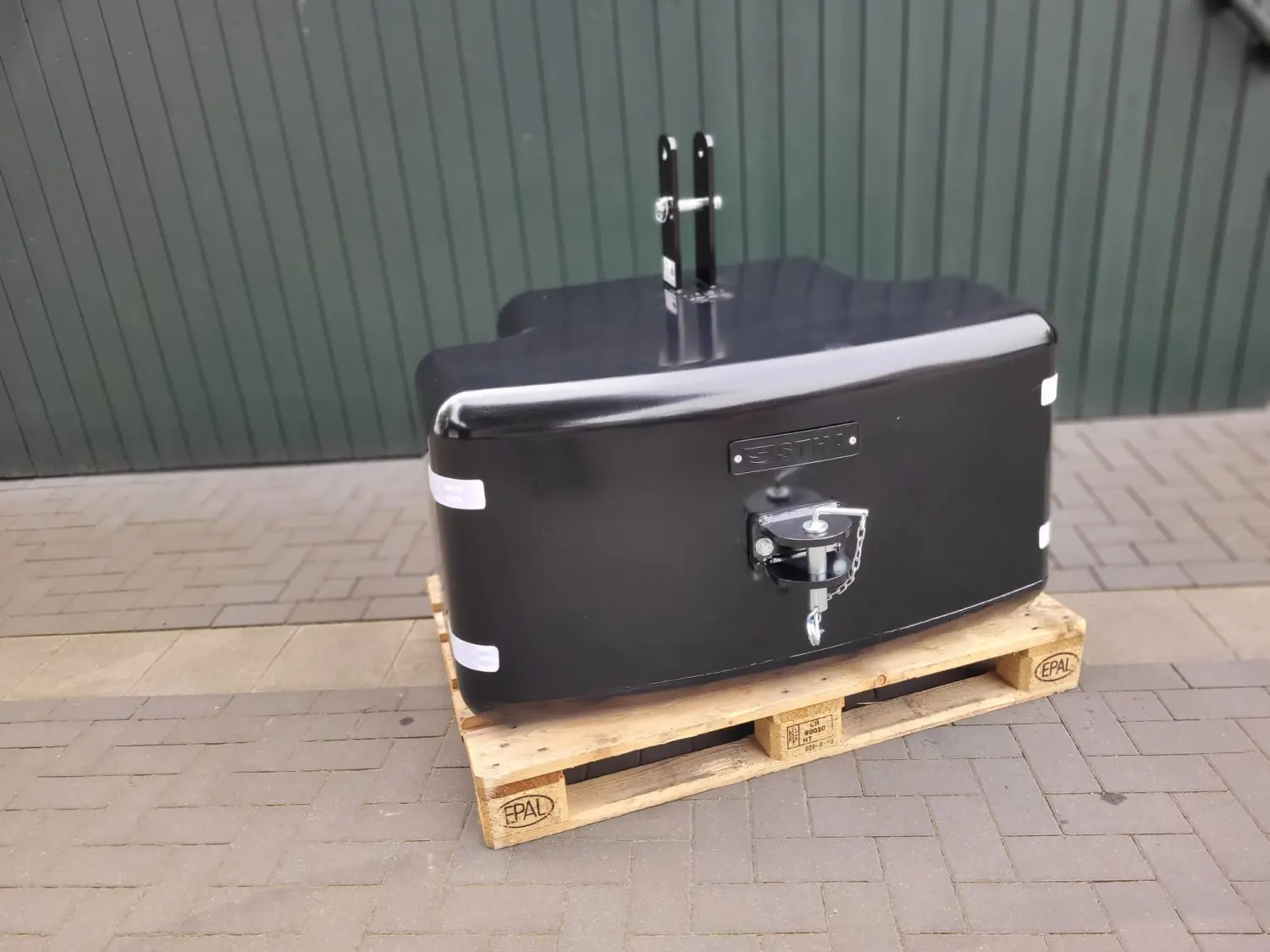 1050 kg STHA ECO-line von STHA Agrartechnik